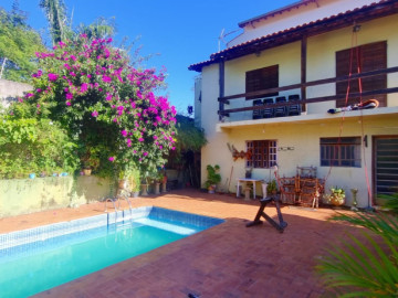 Casa à Venda
