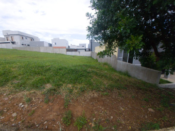 Terreno em Condomínio à Venda
